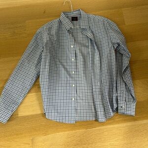 Untuckit buttons down, blue and white check